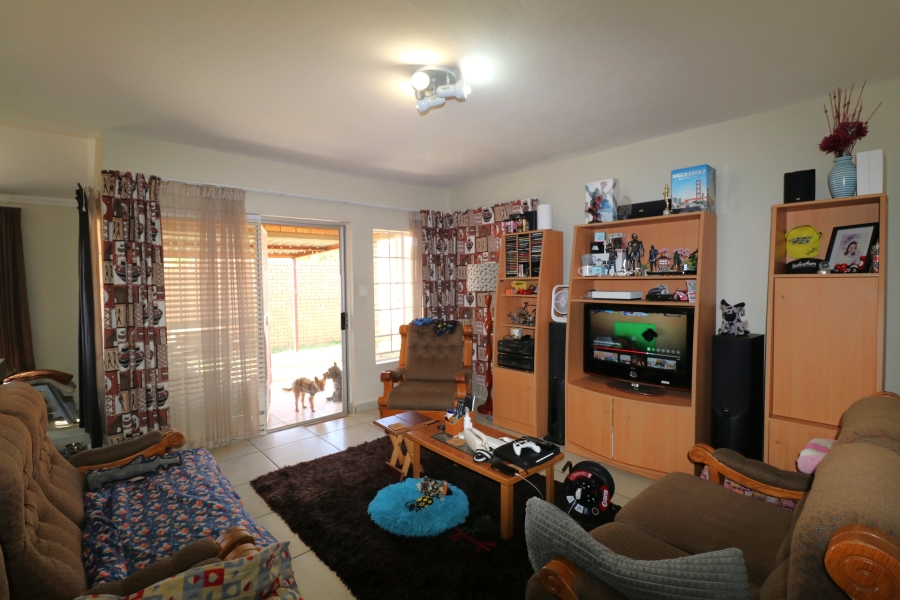 3 Bedroom Property for Sale in Equestria Gauteng