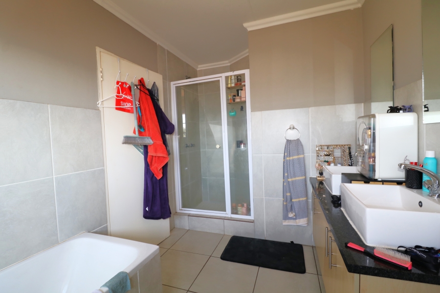 3 Bedroom Property for Sale in Equestria Gauteng