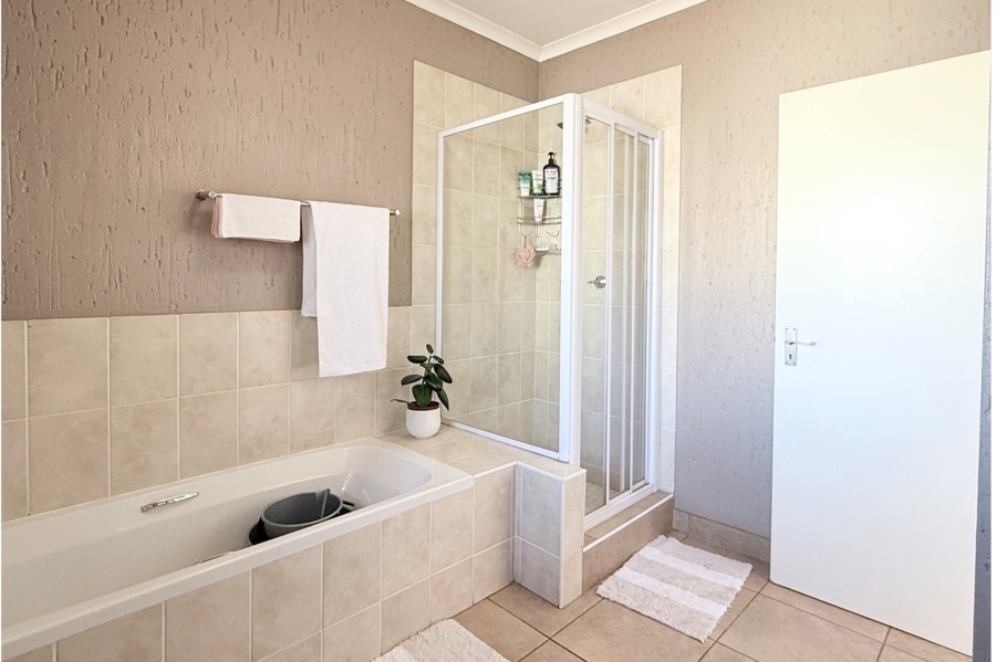 1 Bedroom Property for Sale in Douglasdale Gauteng