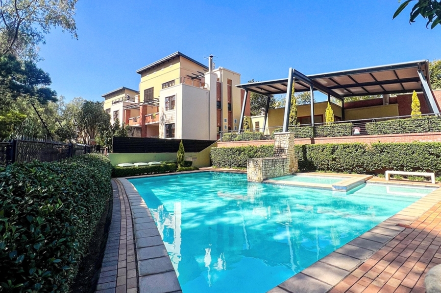1 Bedroom Property for Sale in Douglasdale Gauteng