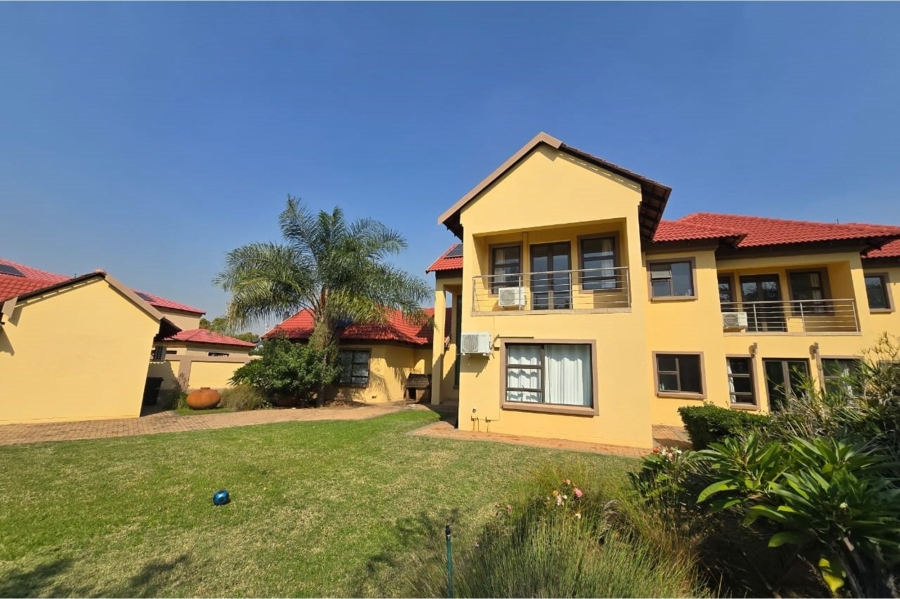 To Let 7 Bedroom Property for Rent in Zambezi Country Estate Gauteng