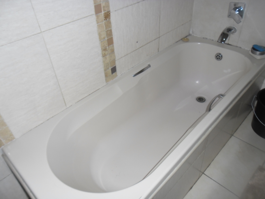 3 Bedroom Property for Sale in Lindhaven Gauteng