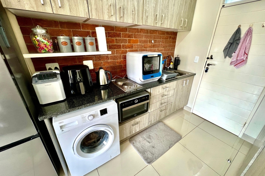 To Let 1 Bedroom Property for Rent in Zwartkop Golf Estate Gauteng