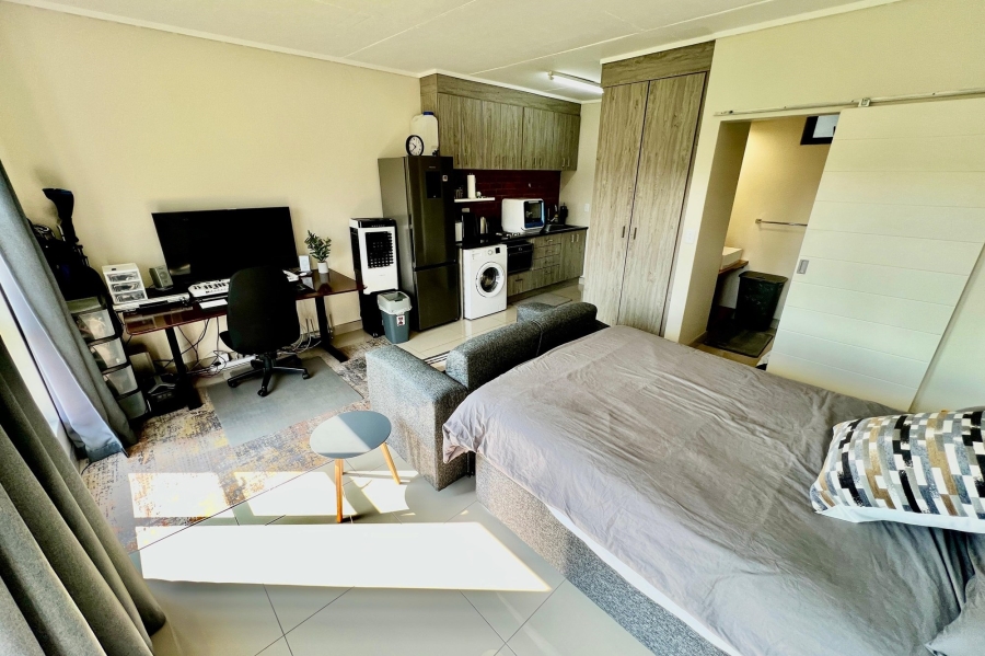 To Let 1 Bedroom Property for Rent in Zwartkop Golf Estate Gauteng