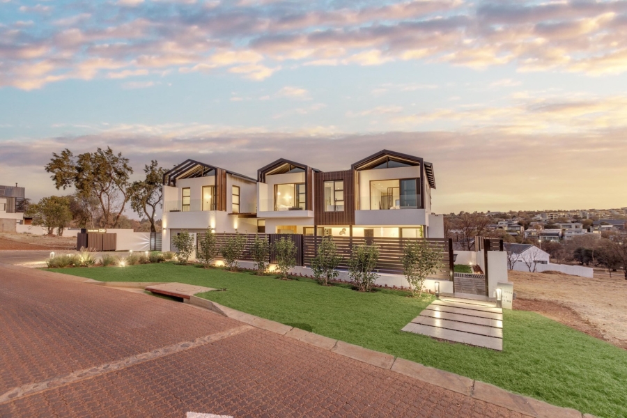 To Let 4 Bedroom Property for Rent in Helderfontein Estate Gauteng