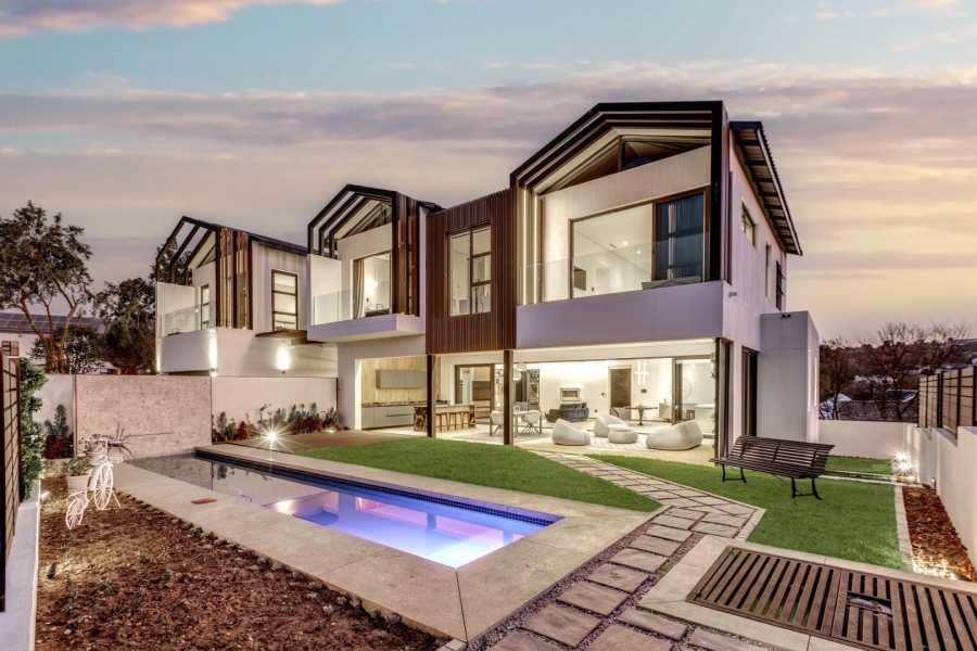To Let 4 Bedroom Property for Rent in Helderfontein Estate Gauteng