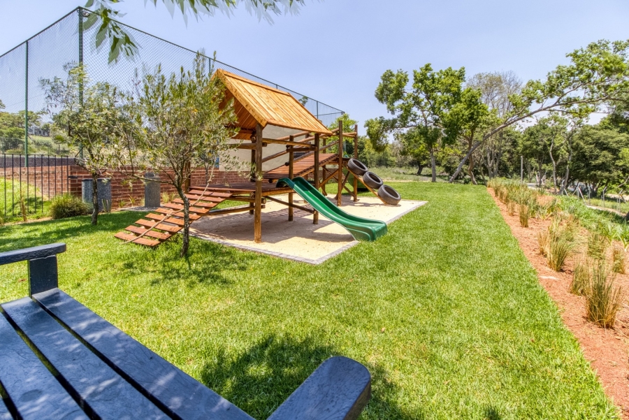 To Let 4 Bedroom Property for Rent in Helderfontein Estate Gauteng
