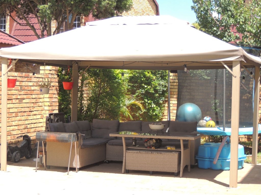 To Let 4 Bedroom Property for Rent in Willowbrook Gauteng