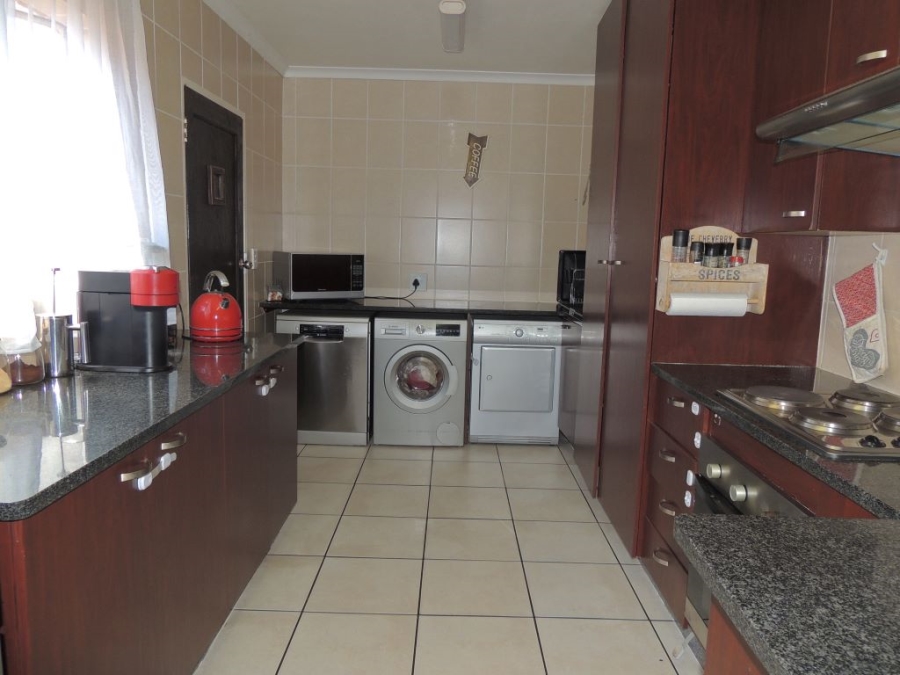 To Let 4 Bedroom Property for Rent in Willowbrook Gauteng