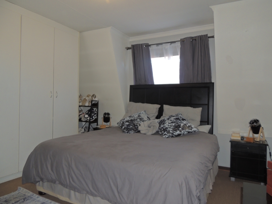 To Let 4 Bedroom Property for Rent in Willowbrook Gauteng