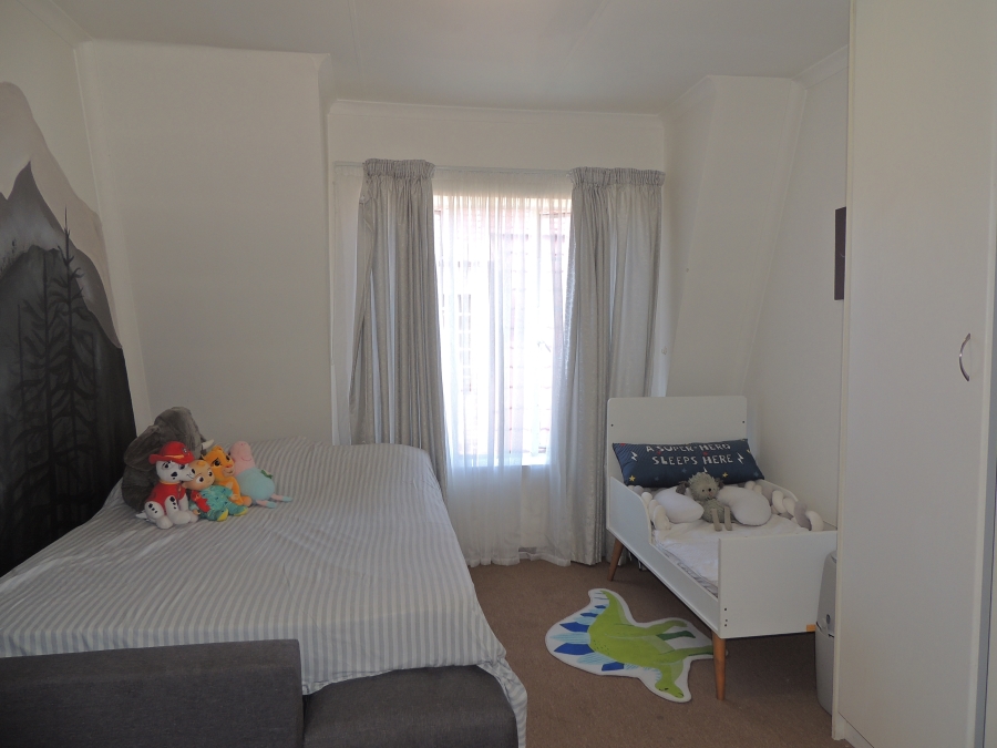 To Let 4 Bedroom Property for Rent in Willowbrook Gauteng
