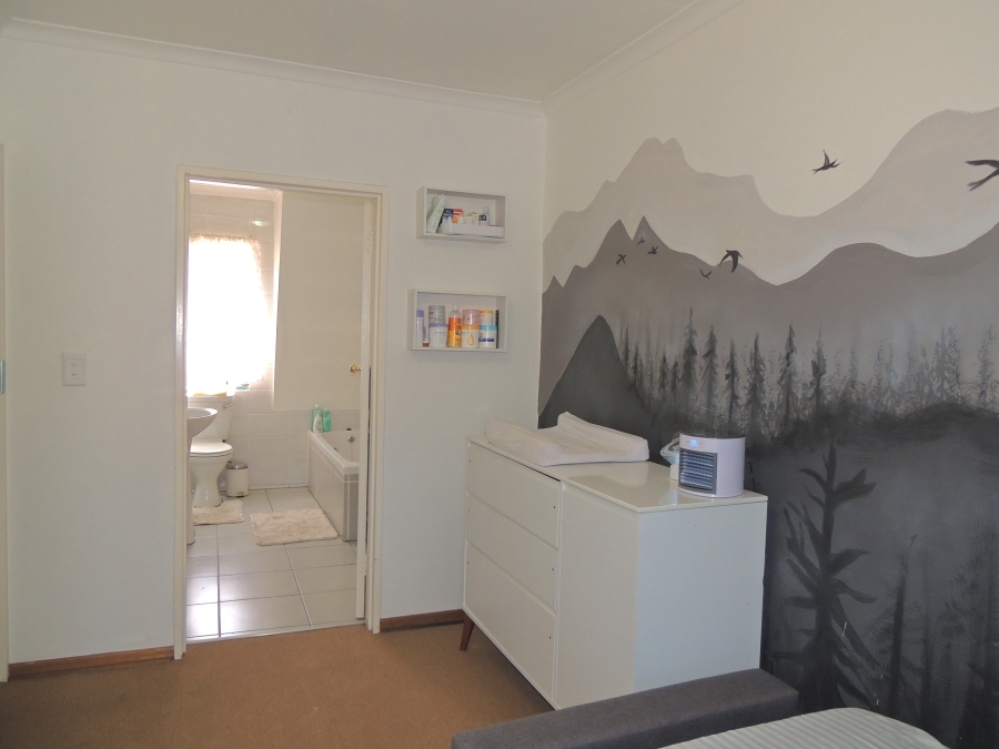To Let 4 Bedroom Property for Rent in Willowbrook Gauteng