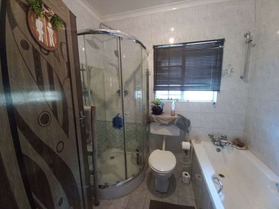 3 Bedroom Property for Sale in Van Riebeeck Park Gauteng