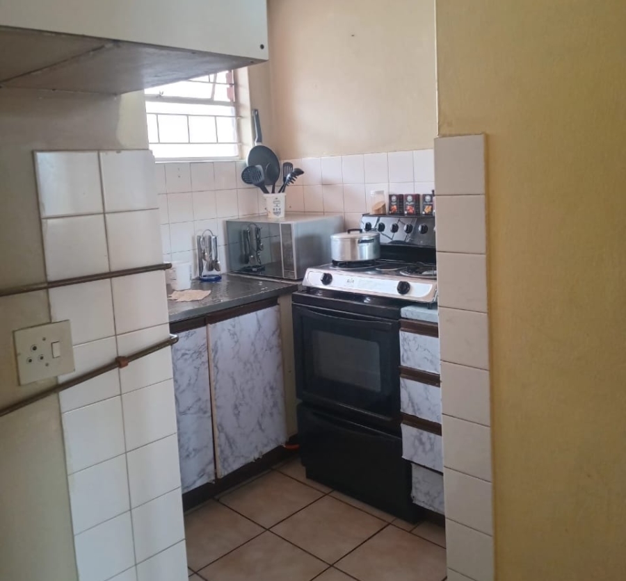 2 Bedroom Property for Sale in Gezina Gauteng