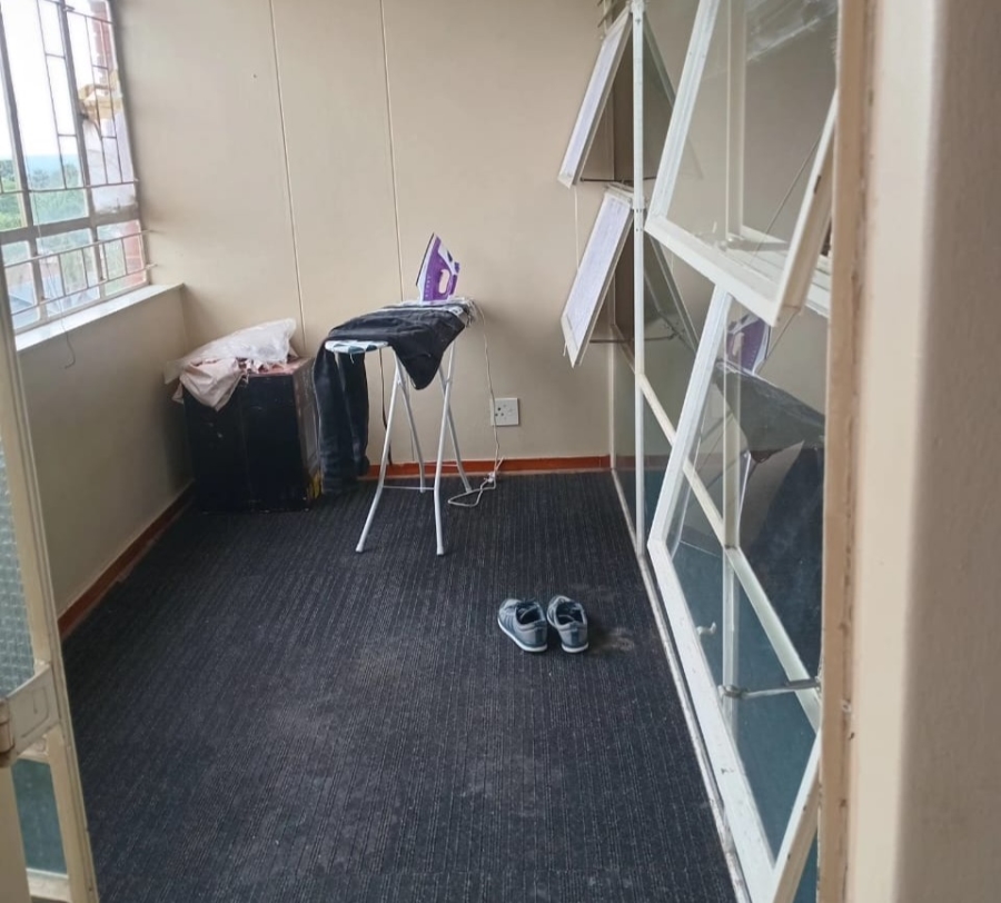 2 Bedroom Property for Sale in Gezina Gauteng