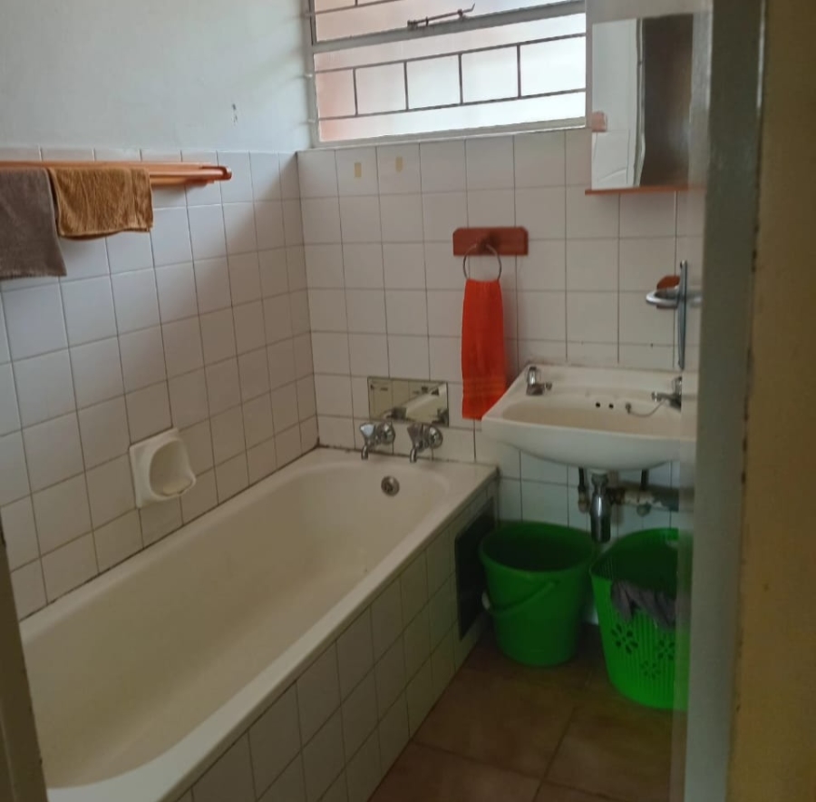 2 Bedroom Property for Sale in Gezina Gauteng