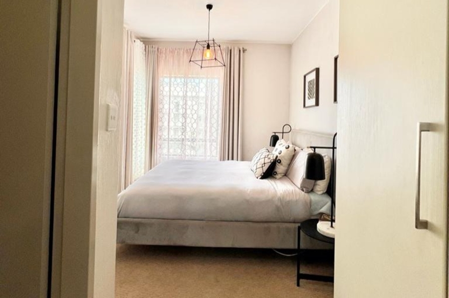2 Bedroom Property for Sale in Broadacres Gauteng