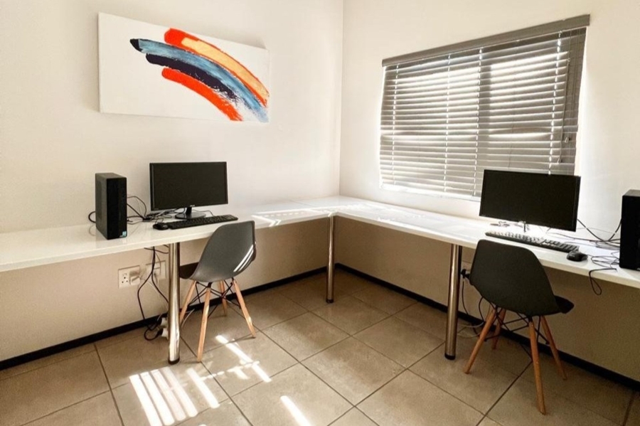 2 Bedroom Property for Sale in Broadacres Gauteng