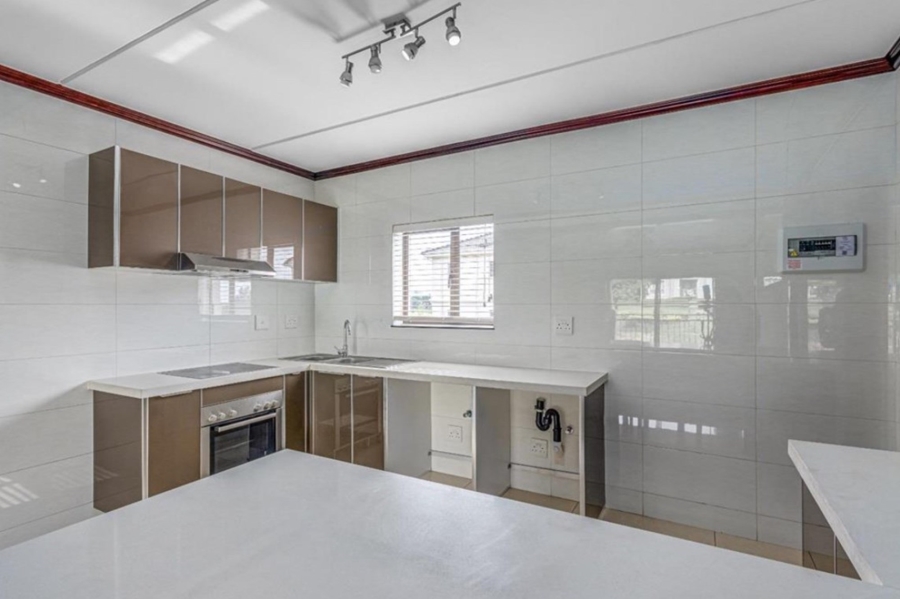 To Let 3 Bedroom Property for Rent in Fourways Gauteng