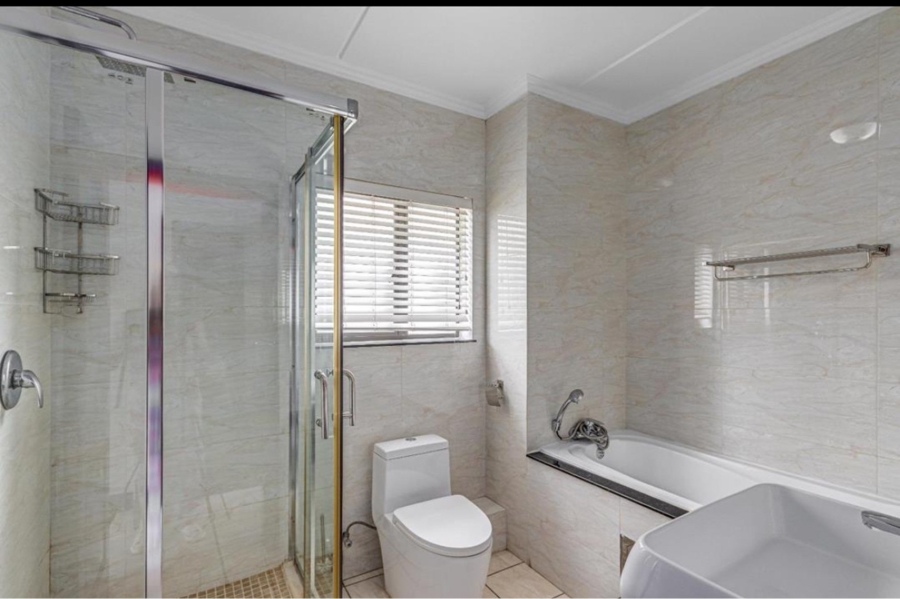 To Let 3 Bedroom Property for Rent in Fourways Gauteng