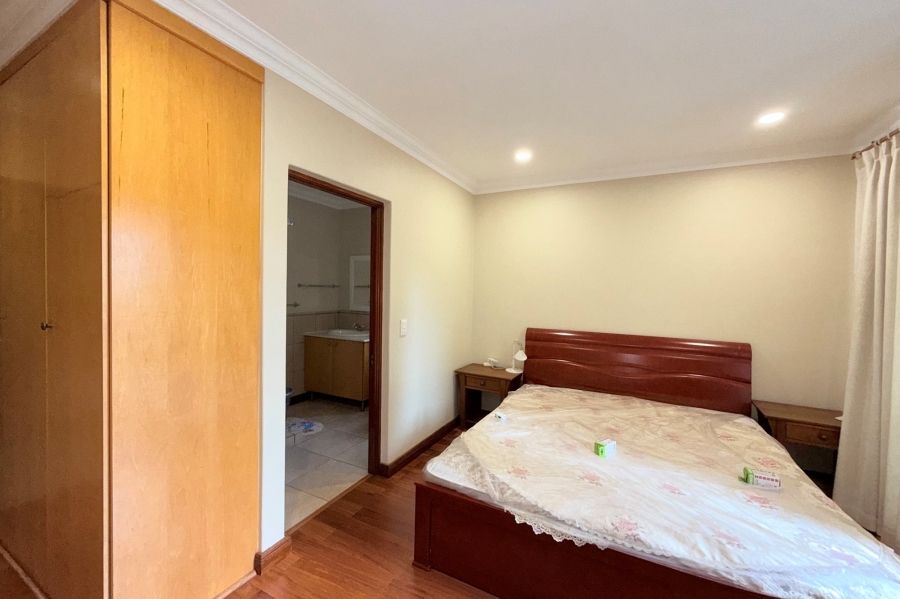 5 Bedroom Property for Sale in Dainfern Golf Estate Gauteng