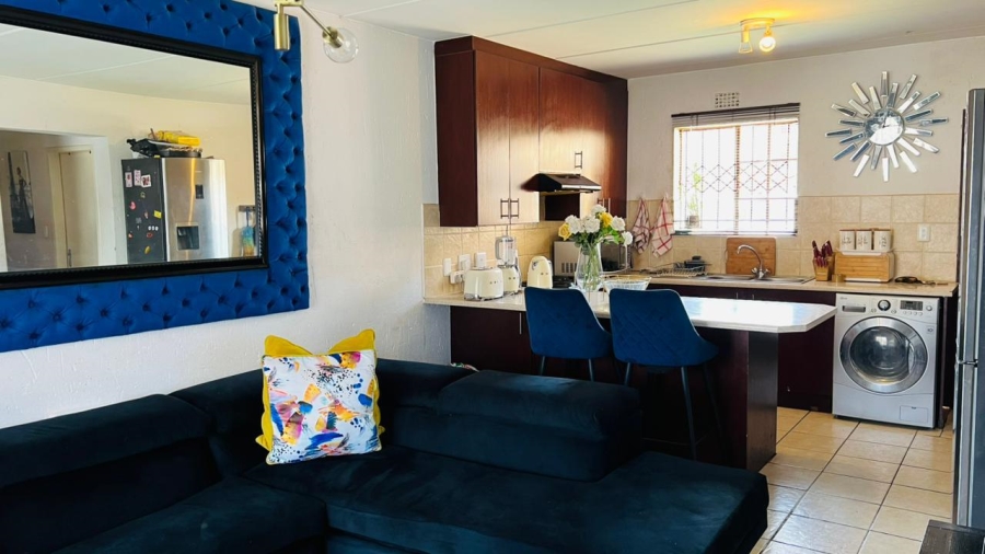2 Bedroom Property for Sale in Chloorkop Gauteng
