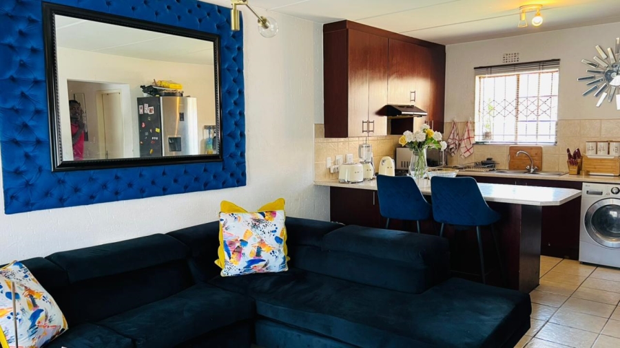 2 Bedroom Property for Sale in Chloorkop Gauteng