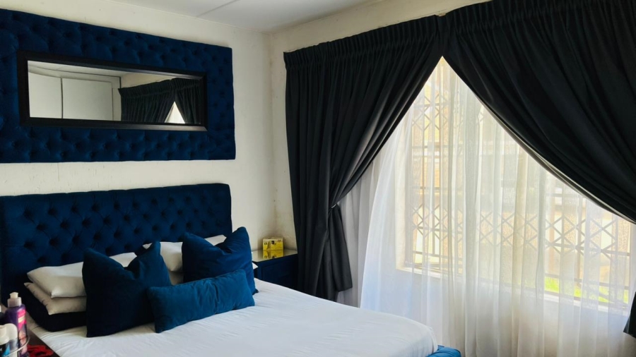 2 Bedroom Property for Sale in Chloorkop Gauteng