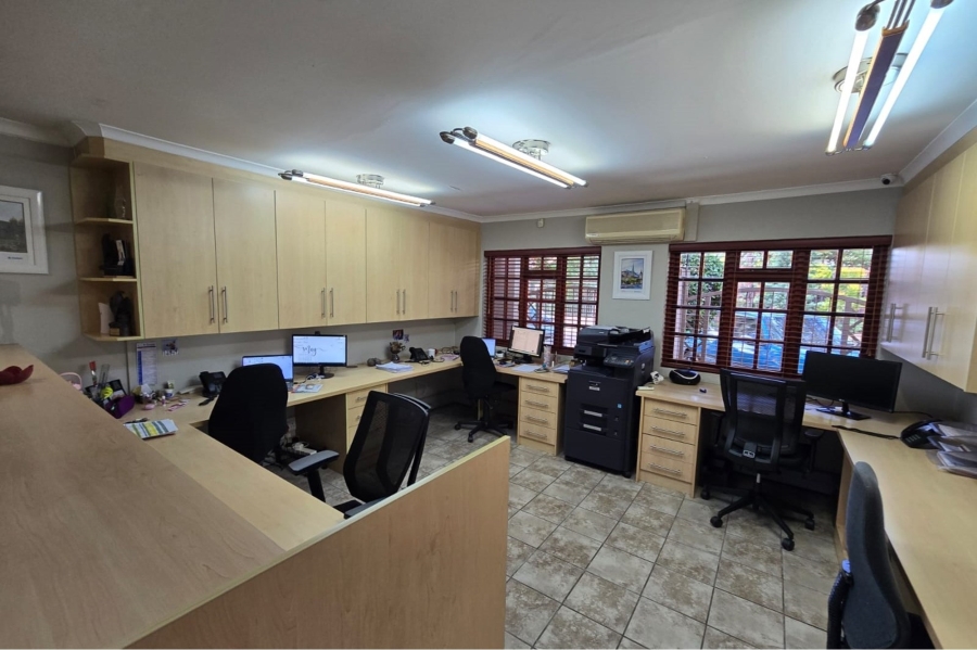 6 Bedroom Property for Sale in Sinoville Gauteng