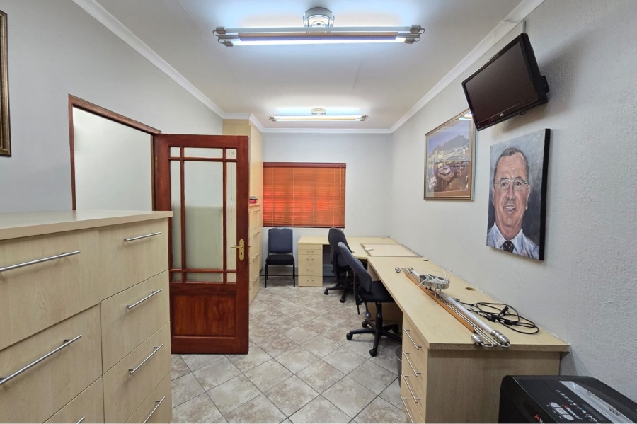 6 Bedroom Property for Sale in Sinoville Gauteng