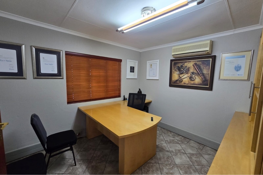 6 Bedroom Property for Sale in Sinoville Gauteng