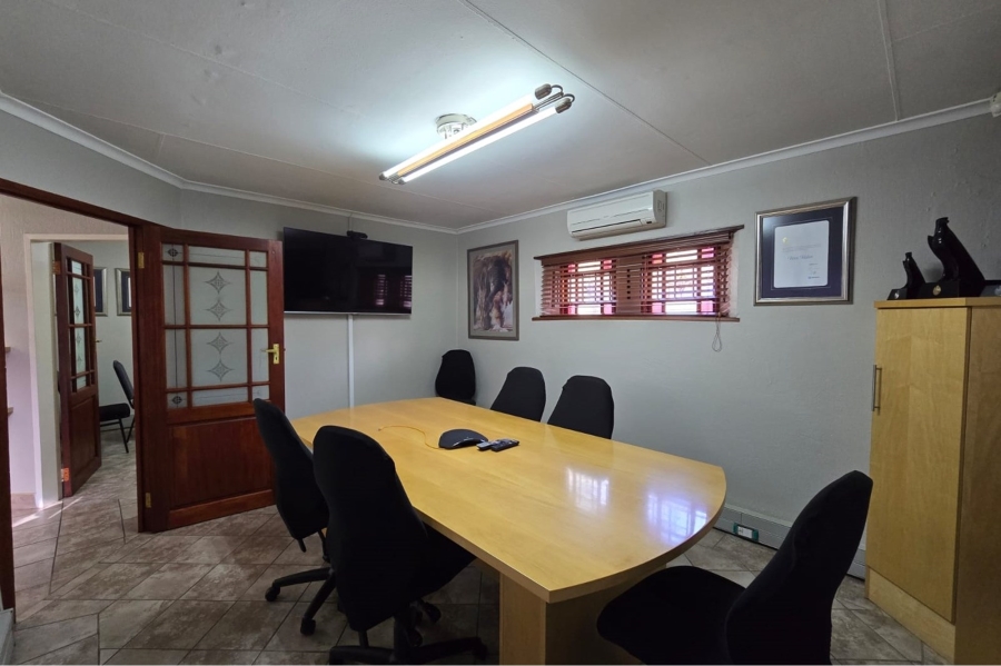6 Bedroom Property for Sale in Sinoville Gauteng