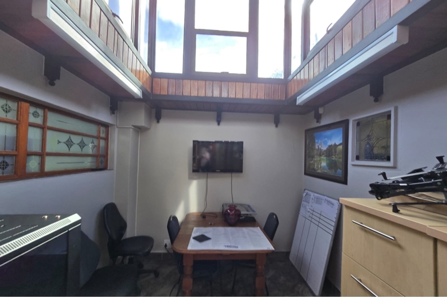 6 Bedroom Property for Sale in Sinoville Gauteng