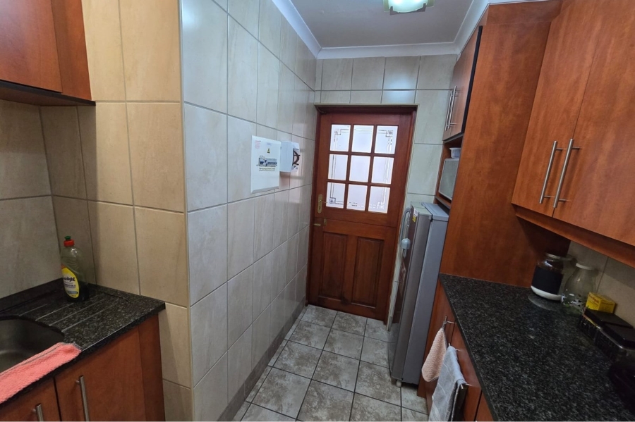 6 Bedroom Property for Sale in Sinoville Gauteng