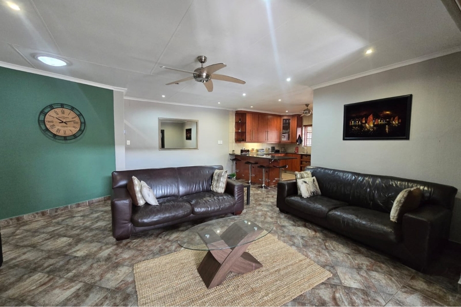 6 Bedroom Property for Sale in Sinoville Gauteng