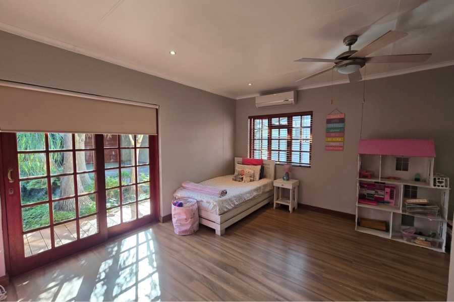 6 Bedroom Property for Sale in Sinoville Gauteng
