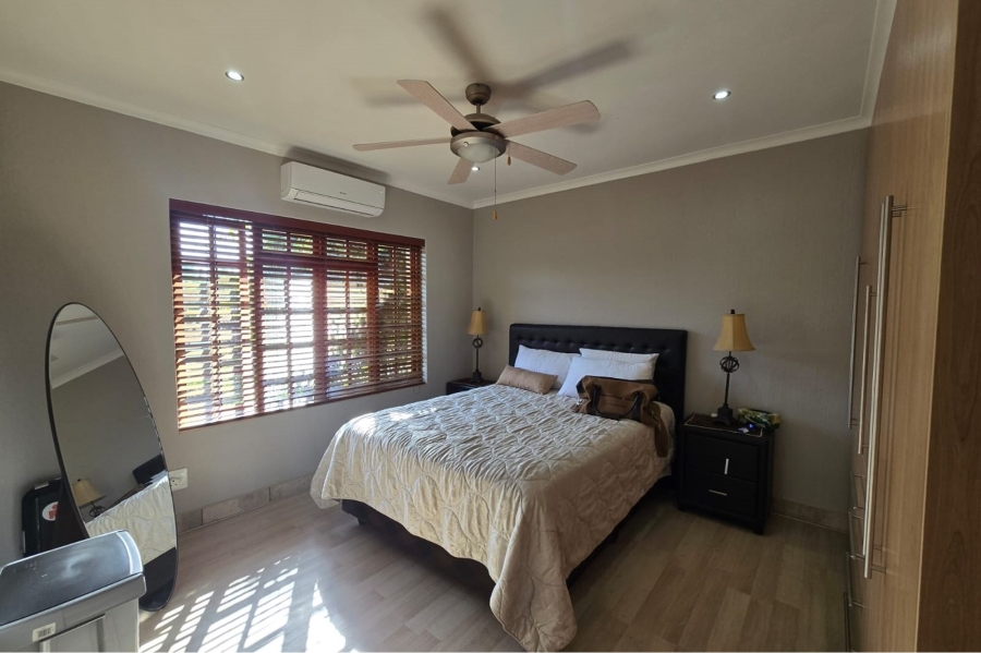 6 Bedroom Property for Sale in Sinoville Gauteng