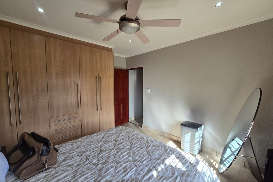 6 Bedroom Property for Sale in Sinoville Gauteng