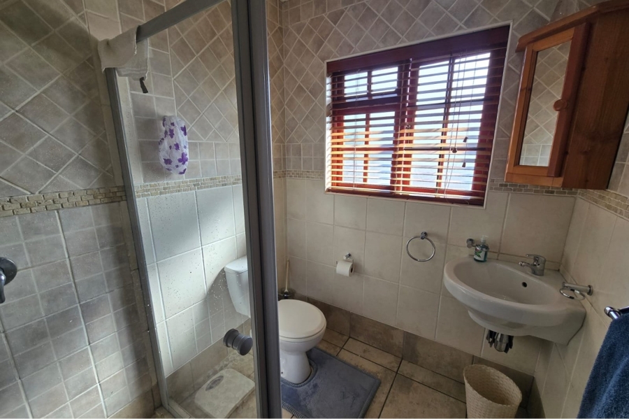 6 Bedroom Property for Sale in Sinoville Gauteng