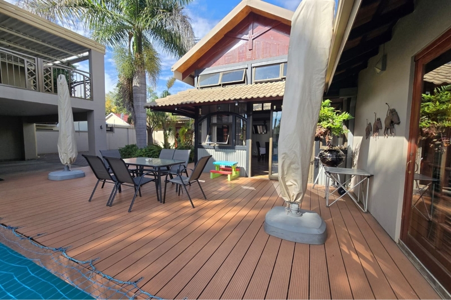 6 Bedroom Property for Sale in Sinoville Gauteng