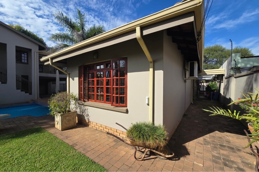 6 Bedroom Property for Sale in Sinoville Gauteng