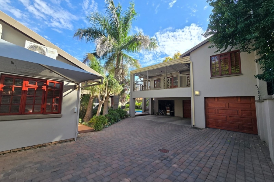6 Bedroom Property for Sale in Sinoville Gauteng