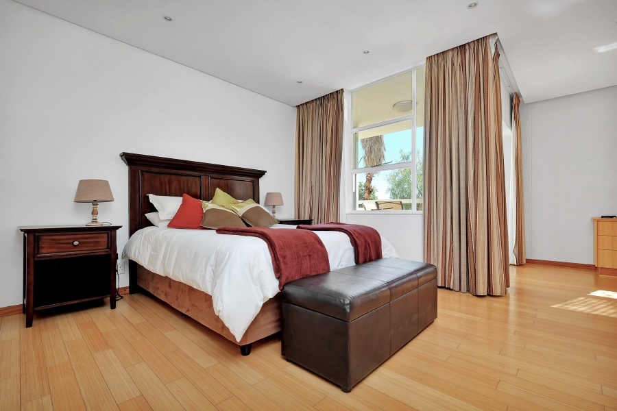 To Let 1 Bedroom Property for Rent in Sandhurst Gauteng