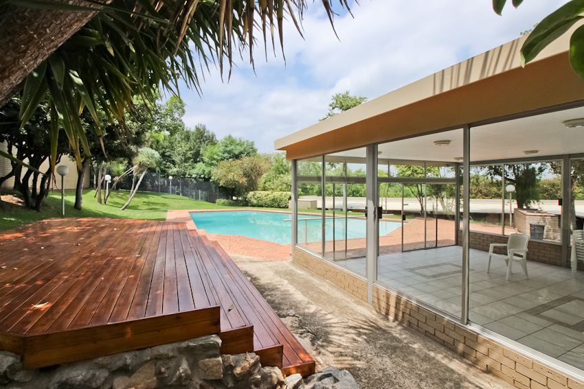 To Let 1 Bedroom Property for Rent in Sandhurst Gauteng