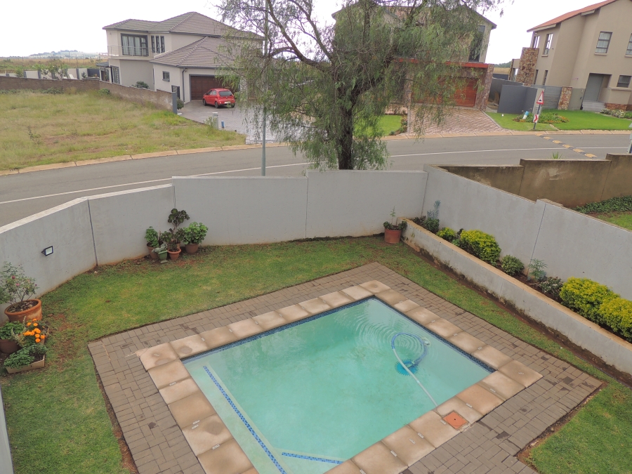 4 Bedroom Property for Sale in Wildtuinpark Gauteng