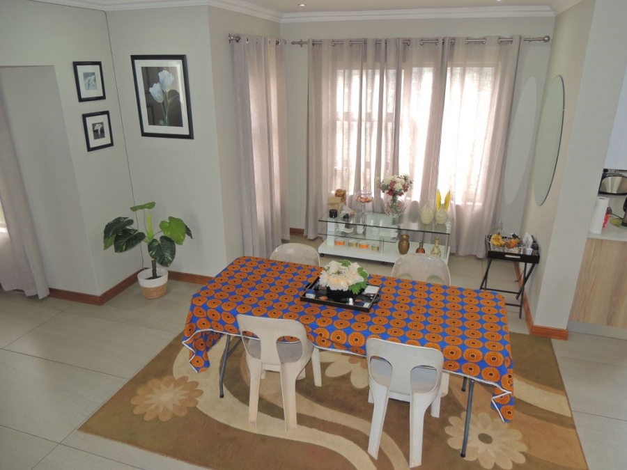4 Bedroom Property for Sale in Wildtuinpark Gauteng
