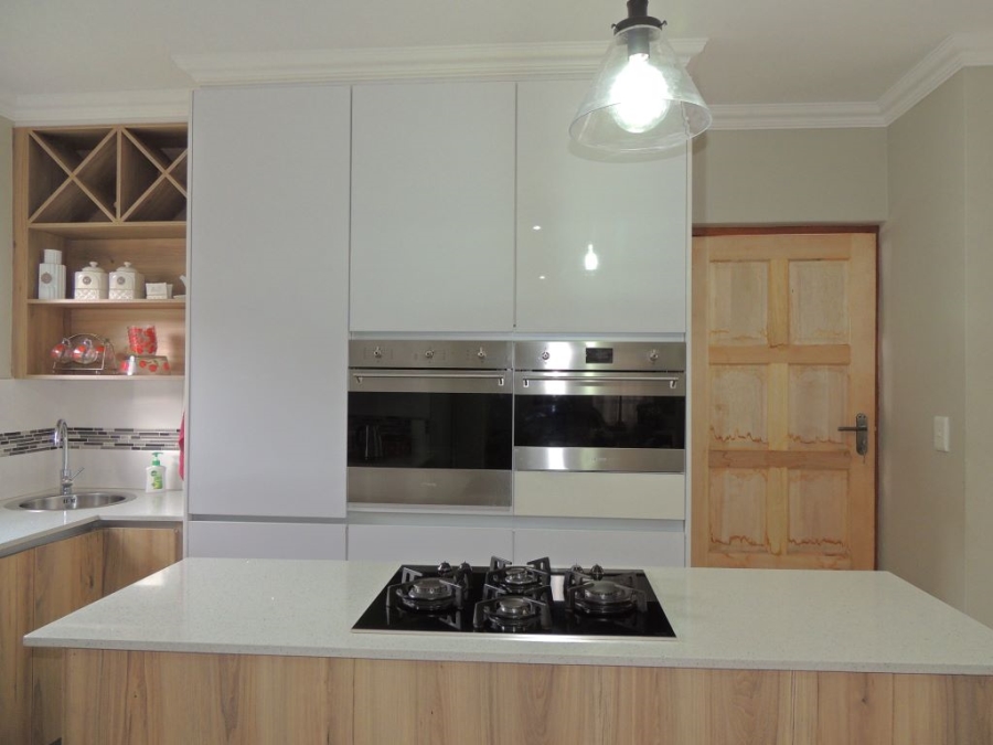 4 Bedroom Property for Sale in Wildtuinpark Gauteng