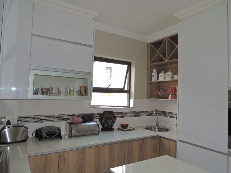 4 Bedroom Property for Sale in Wildtuinpark Gauteng