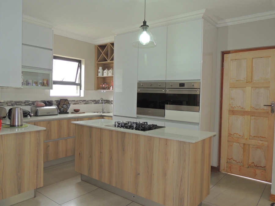 4 Bedroom Property for Sale in Wildtuinpark Gauteng
