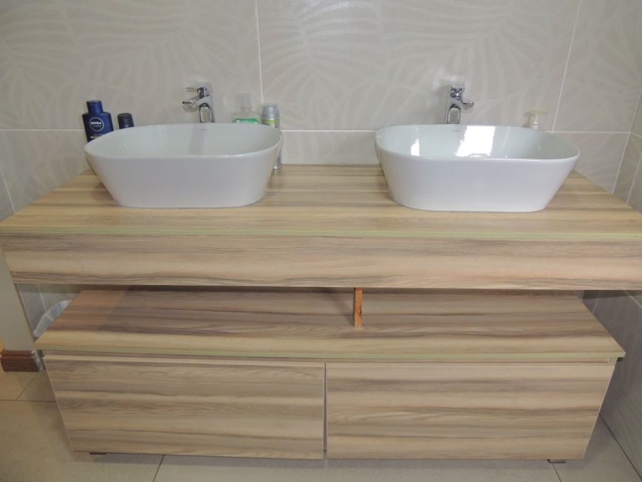 4 Bedroom Property for Sale in Wildtuinpark Gauteng